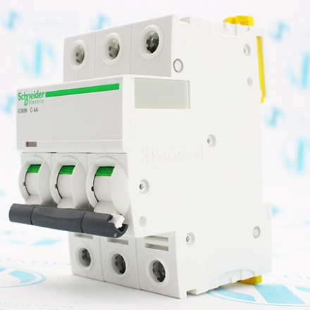 A9F74304 Выключатель автоматический Schneider Electric