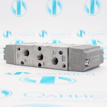 J-5-1/8-B Распределитель с пневматическим управлением Festo