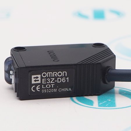 E3Z-D61 2M Датчик оптический Omron