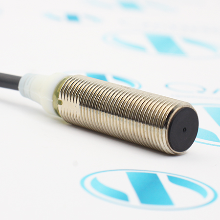 E2A-M12KS02-WP-B1 2M Датчик индуктивный Omron