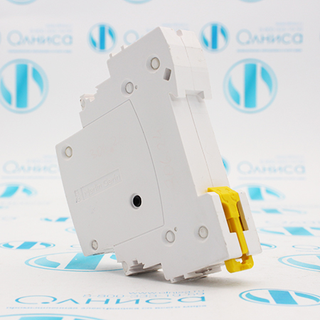 A9C33811 Реле импульсное Schneider Electric