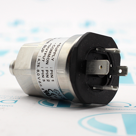 AKS 32R 060G1036 Преобразователь давления Danfoss