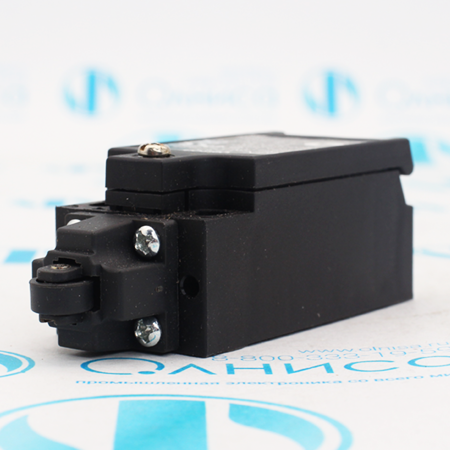 D4N-1132 Выключатель безопасности концевой Omron (На запчасти)