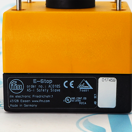 AC010S Кнопка аварийной остановки IFM