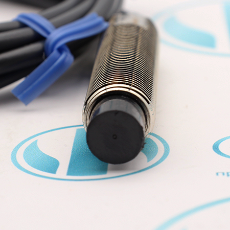 E2A-M12LN08-WP-C1 2M Датчик индуктивный Omron