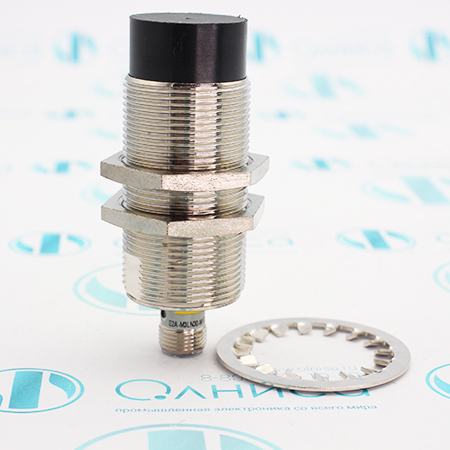 E2A-M30LN30-M1-B1 Датчик индуктивный Omron (на запчасти)