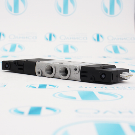 CPE14-M1BH-5/3G-1/8 Распределитель с электромагнитным управлением Festo