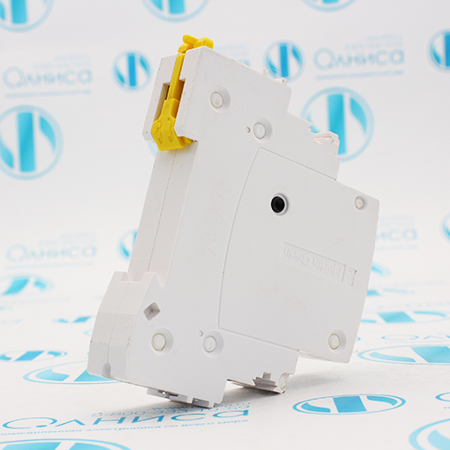 A9C33811 Реле импульсное Schneider Electric
