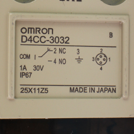 D4CC-3032 Выключатель концевой Omron